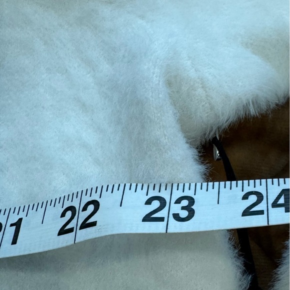 Rachel Zoe White Fuzzy Cardigan- super COZY! Wear as a shirt or jacket!zoom in👀 - Picture 3 of 9